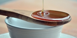 What is &quot;raw&quot; honey?