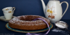 Date &amp; Walnut Cake With Chrisomelo